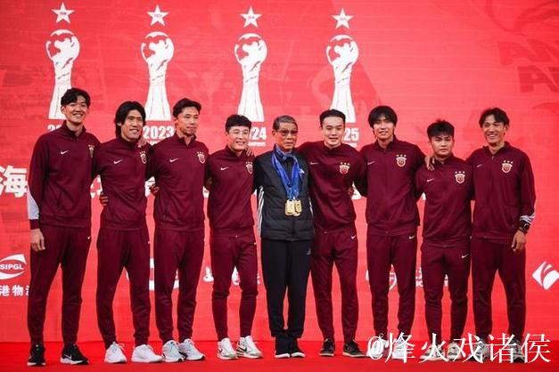 36 岁 “老黄忠” 王燊超再战一年,“带刀侍卫”靠啥关键时刻总能进球? 36 岁 “老黄忠” 王燊超再战一年,“带刀侍卫”靠啥关键时刻总能进球?